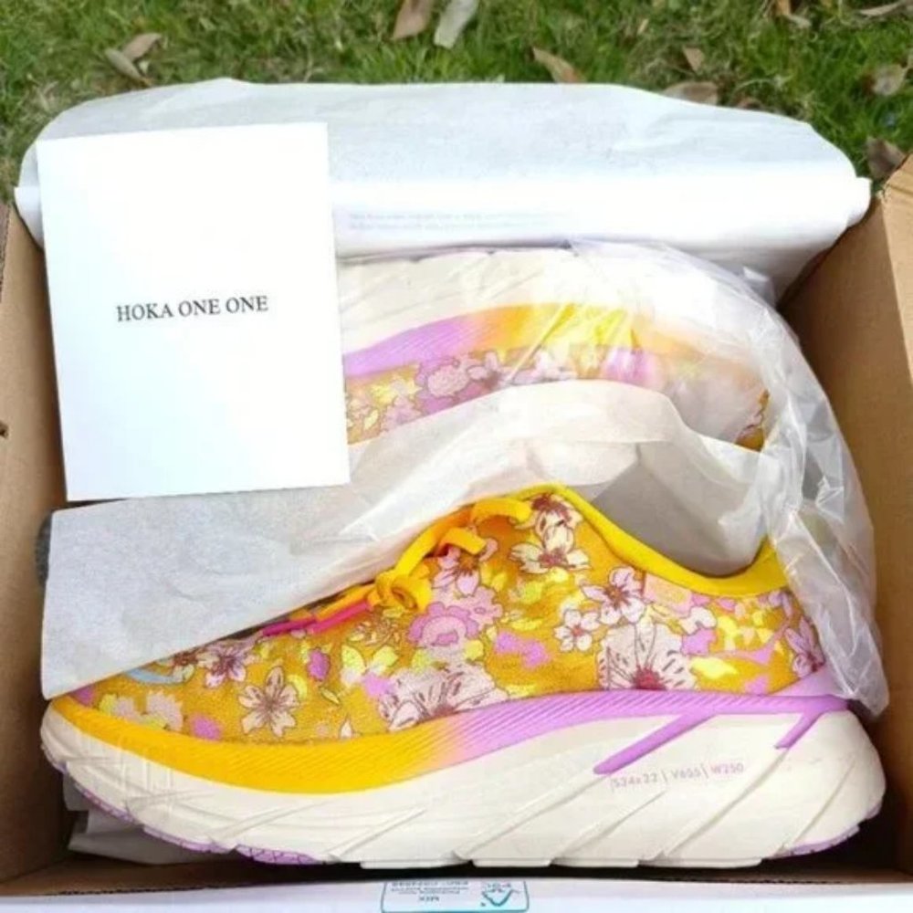 HOKA Free People Hoka One Clifton 8